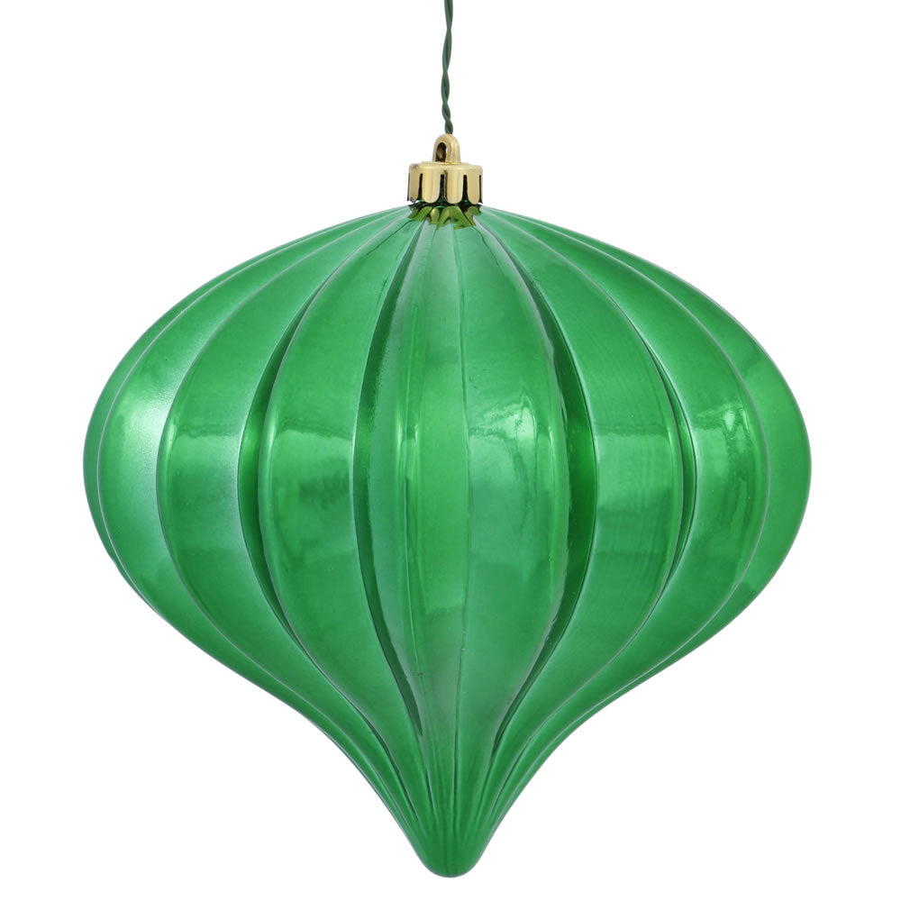 Vickerman 5.7 in. Emerald Shiny Onion Christmas Ornament
